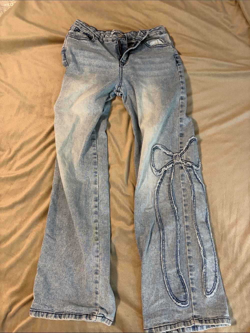 Light Wash Girls Jeans with Embroidered Bow Detail